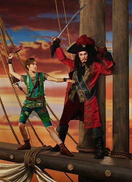 Peter Pan Live! : Bild Allison Williams, Christopher Walken