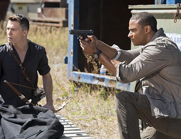 Arrow : Bild Colton Haynes, David Ramsey
