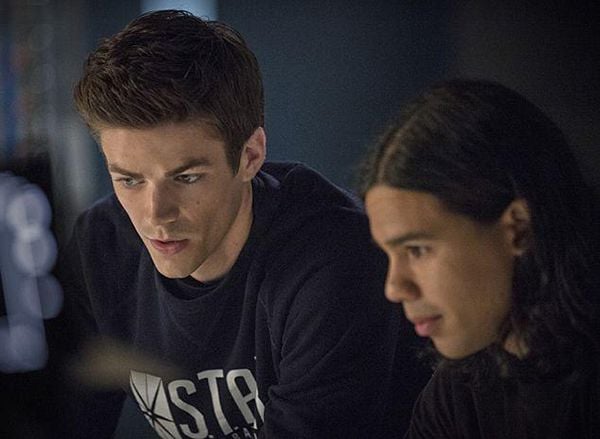 The Flash : Bild Grant Gustin, Carlos Valdes