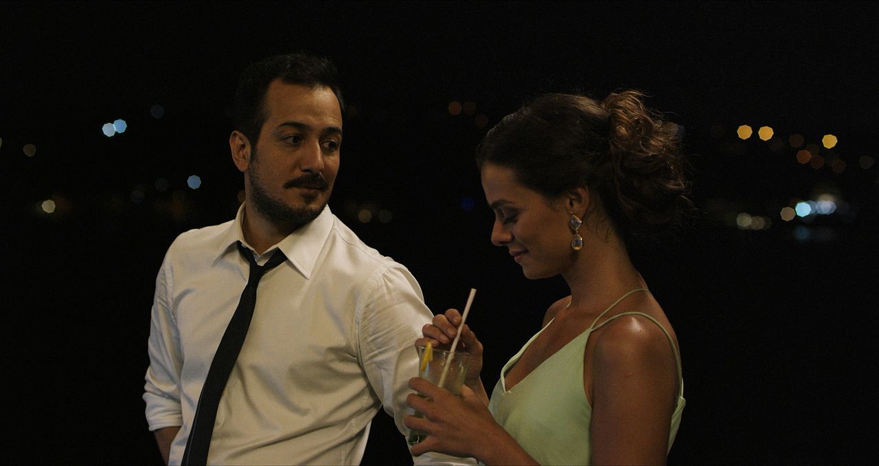 Karışık Kaset : Bild Sarp Apak, Özge Özpirinçci