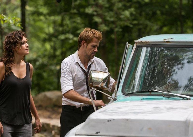 Constantine : Bild Matt Ryan, Angélica Celaya