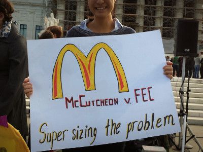 Pay 2 Play: Democracy’s High Stakes : Bild