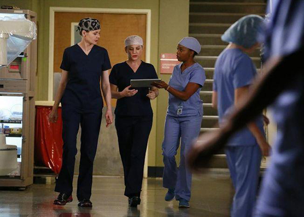 Grey's Anatomy - Die jungen Ärzte : Bild Geena Davis, Jessica Capshaw