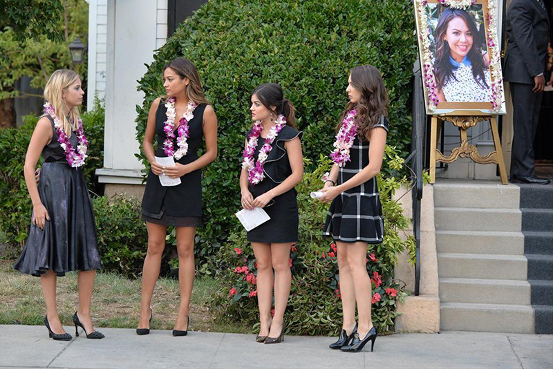 Pretty Little Liars : Bild Shay Mitchell, Troian Bellisario, Ashley Benson, Lucy Hale