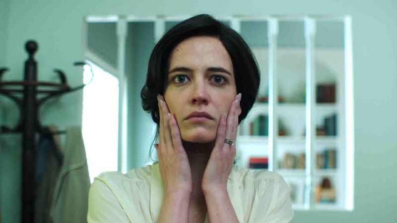 Wie ein weißer Vogel im Schneesturm : Bild