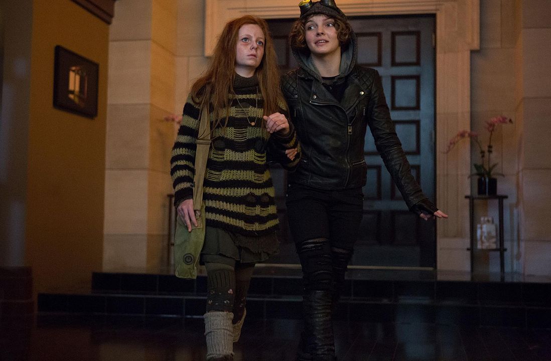 Gotham : Bild Clare Foley, Camren Bicondova