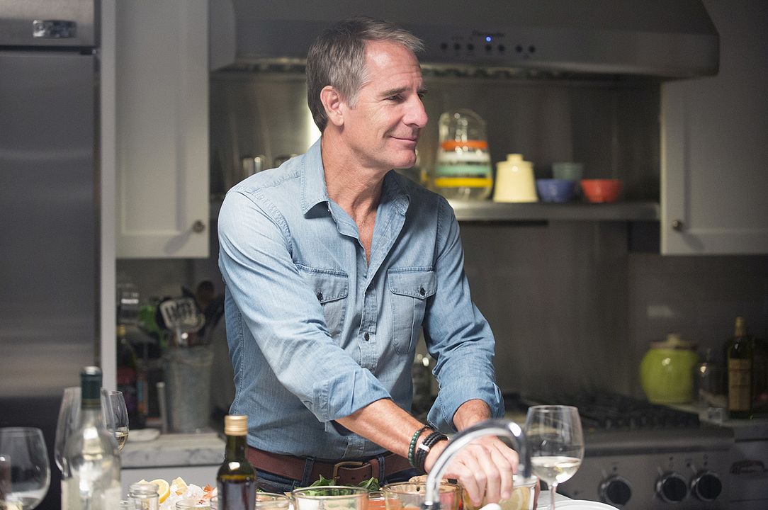 Looking : Bild Scott Bakula