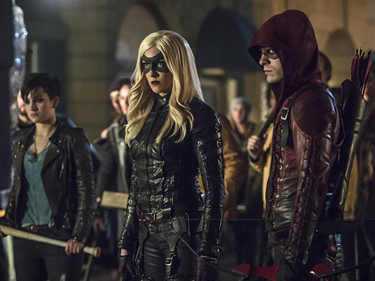 Arrow : Bild Colton Haynes, Bex Taylor-Klaus, Katie Cassidy