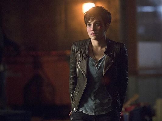 Arrow : Bild Bex Taylor-Klaus