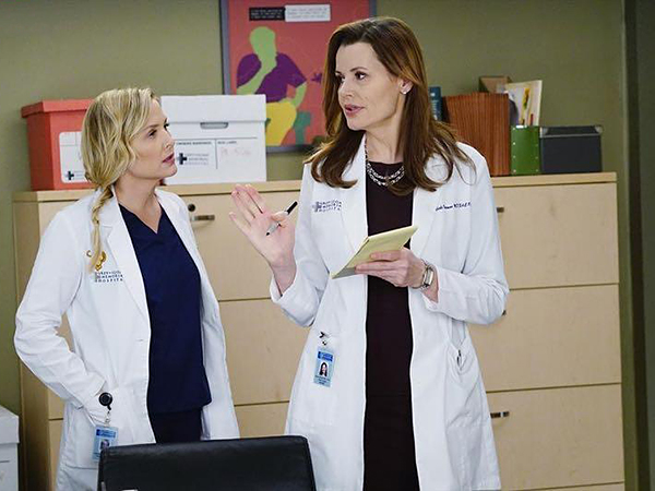 Grey's Anatomy - Die jungen Ärzte : Bild Jessica Capshaw, Geena Davis