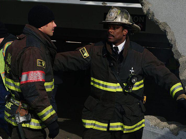 Chicago Fire : Bild Eamonn Walker, Taylor Kinney