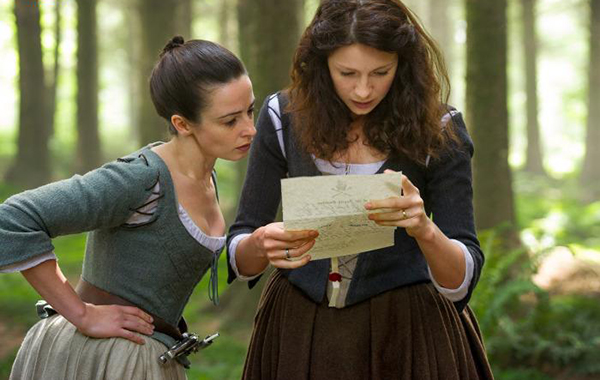 Outlander : Bild Laura Donnelly, Caitriona Balfe