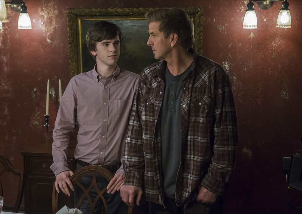 Bates Motel : Bild Freddie Highmore, Kenny Johnson