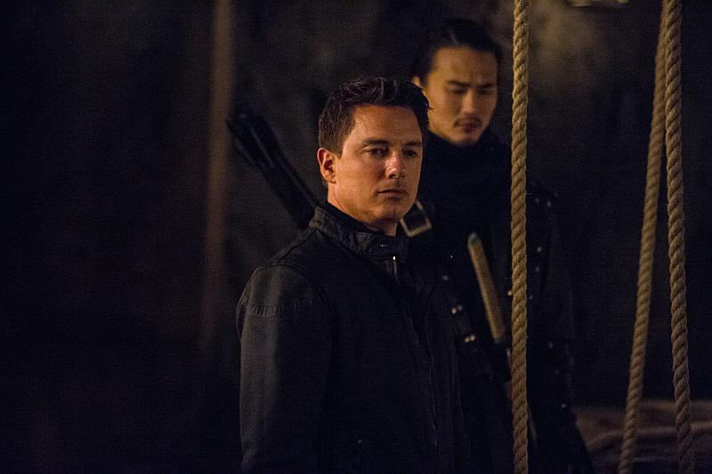 Arrow : Bild Karl Yune, John Barrowman