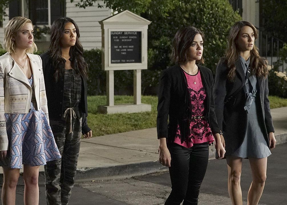 Pretty Little Liars : Bild Troian Bellisario, Shay Mitchell, Lucy Hale, Ashley Benson