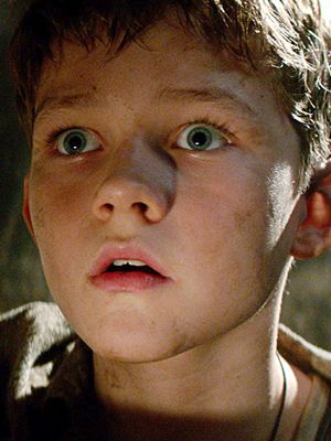 Kinoposter Levi Miller (II)