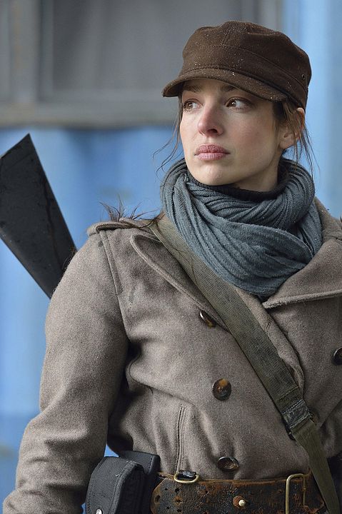 Defiance : Bild Anna Hopkins
