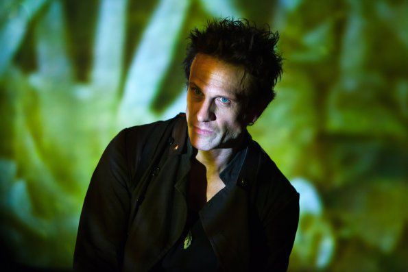 Dominion : Bild Simon Merrells