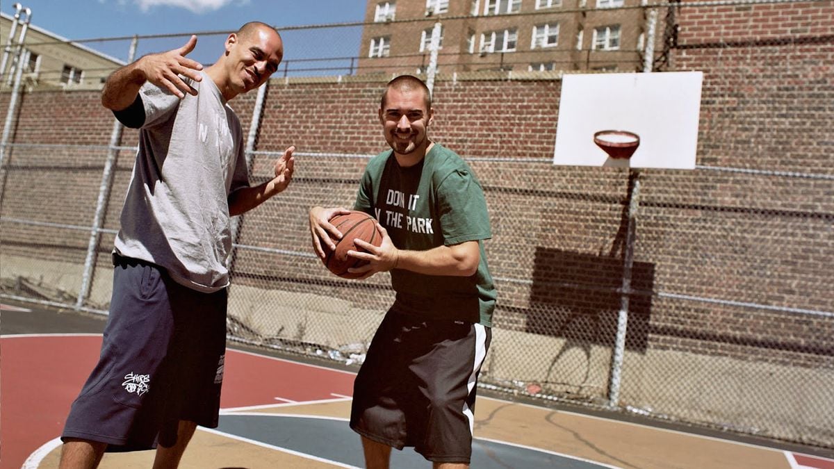 Doin' It in the Park: Pick-Up Basketball, NYC : Bild