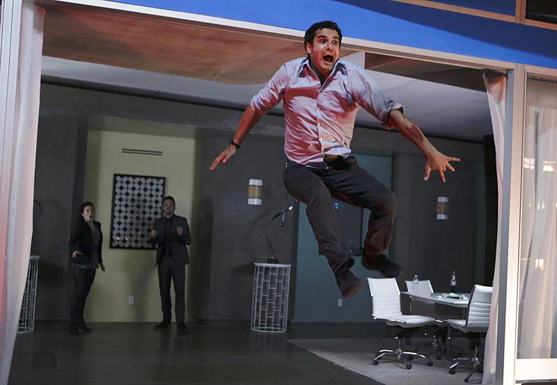 Scorpion : Bild Elyes Gabel