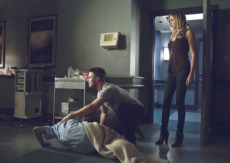 Arrow : Bild Stephen Amell, Katie Cassidy