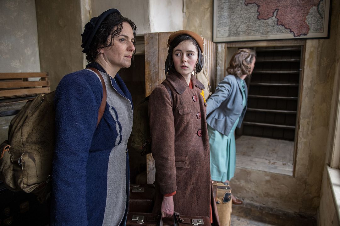Das Tagebuch der Anne Frank : Bild Martina Gedeck, Lea van Acken