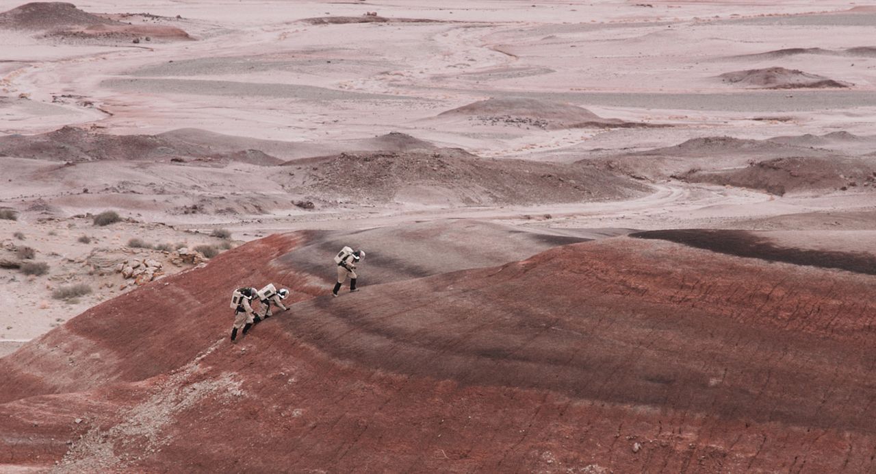 Above and Below : Bild