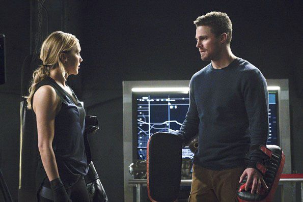 Arrow : Bild Stephen Amell, Katie Cassidy