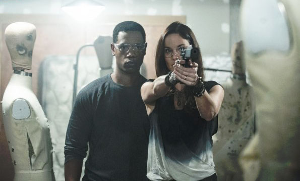 Colony : Bild Tory Kittles, Sarah Wayne Callies