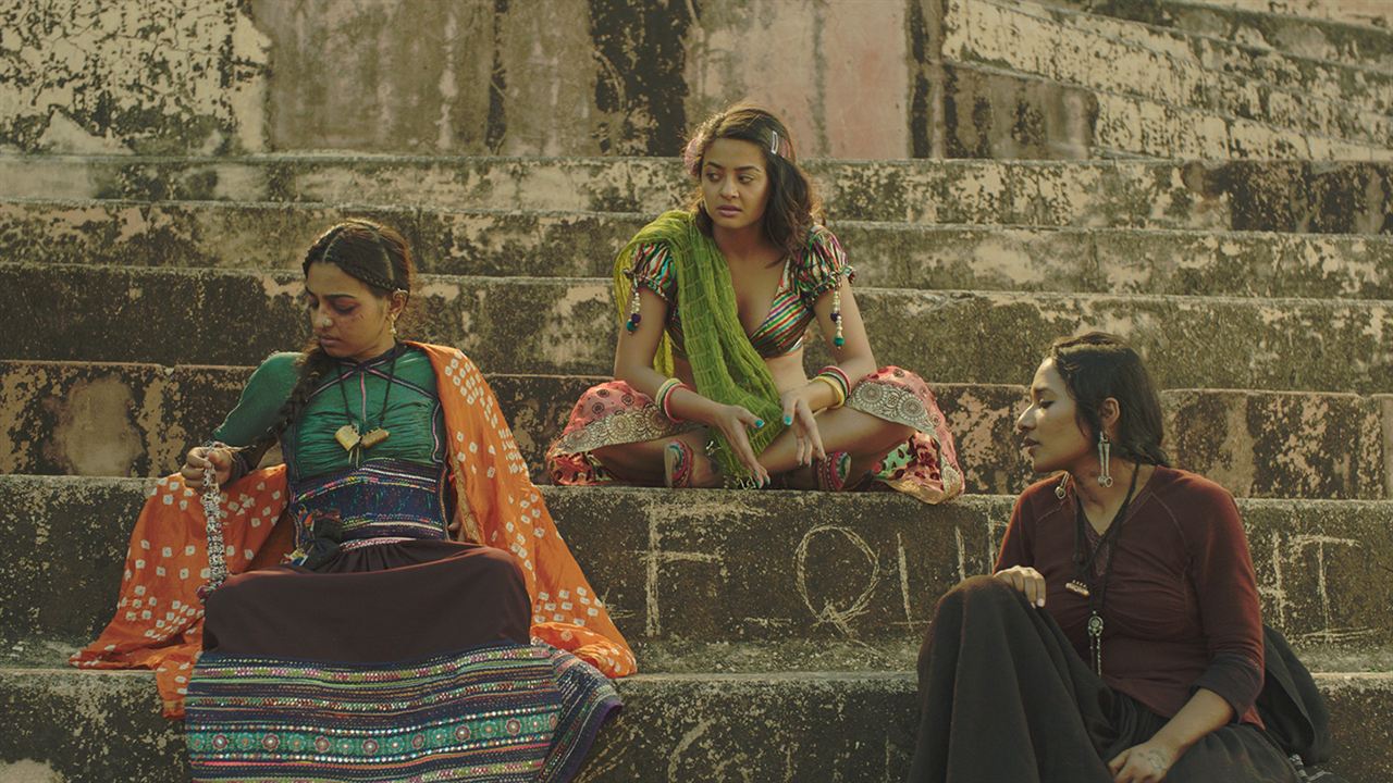 Die Zeit der Frauen : Bild Tannishtha Chatterjee, Radhika Apte, Surveen Chawla