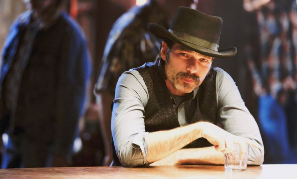 Wynonna Earp : Bild Tim Rozon