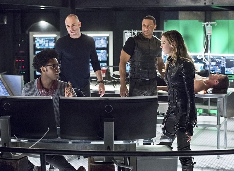Arrow : Bild Echo Kellum, Stephen Amell, David Ramsey, Katie Cassidy, Paul Blackthorne