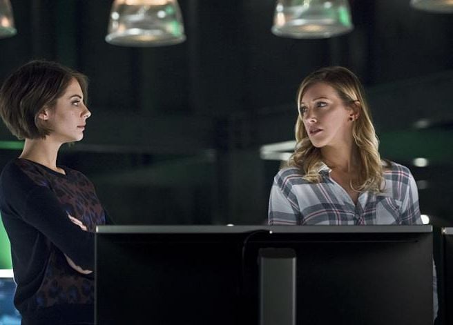 Arrow : Bild Willa Holland, Katie Cassidy