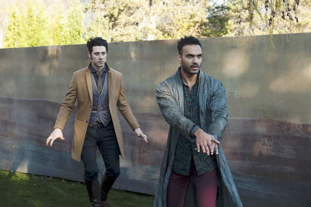 The Magicians : Bild Hale Appleman, Arjun Gupta