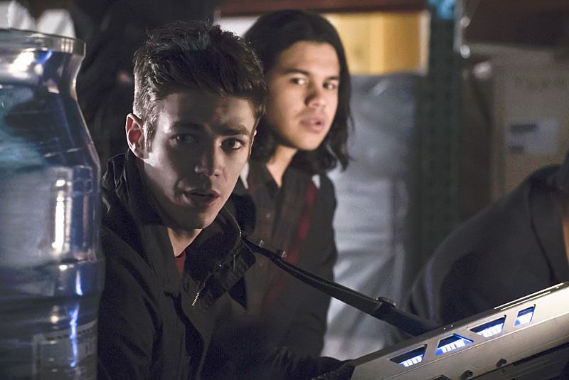 The Flash : Bild Grant Gustin, Carlos Valdes