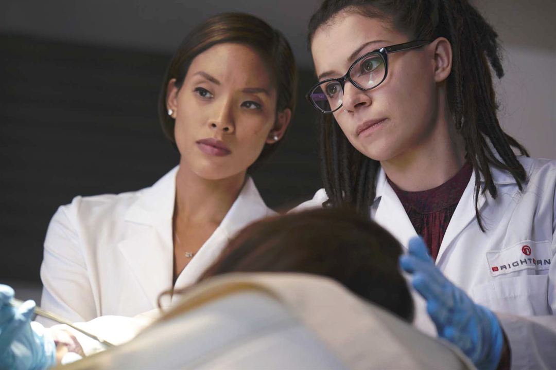 Orphan Black : Bild Tatiana Maslany, Jessalyn Wanlim