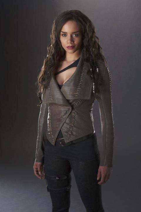 Bild Hannah John-Kamen