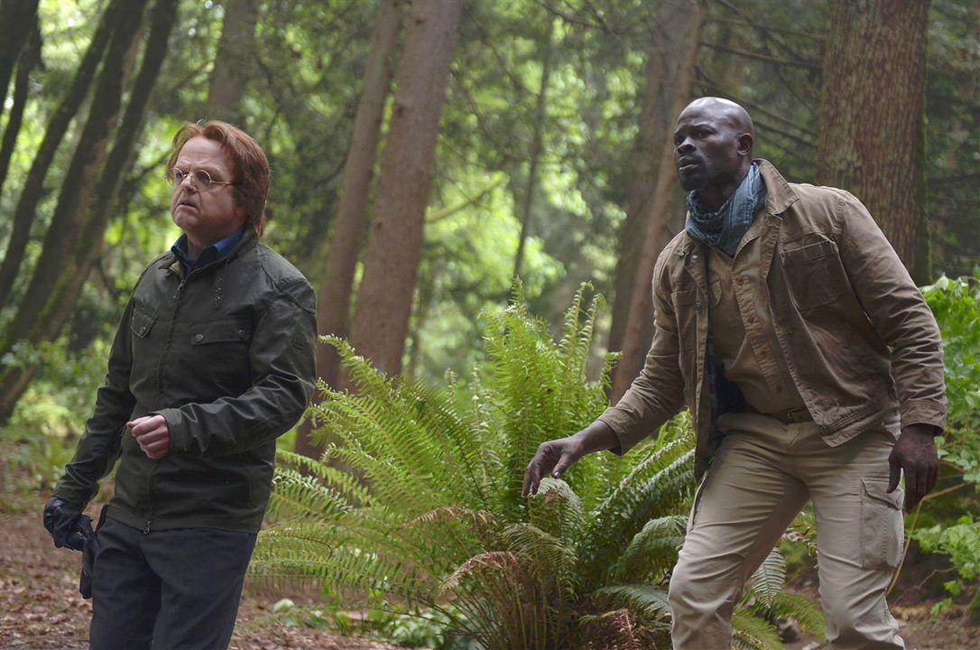 Wayward Pines : Bild Toby Jones, Djimon Hounsou