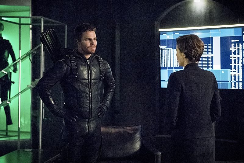 Arrow : Bild Stephen Amell, Audrey Marie Anderson