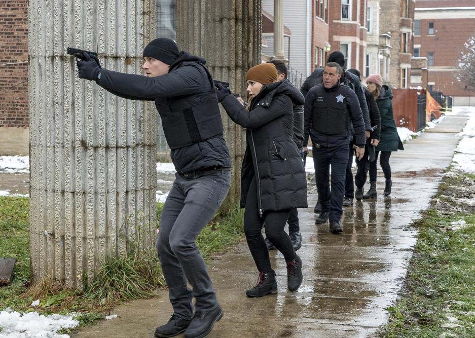 Chicago PD : Bild Jesse Lee Soffer, Sophia Bush, Jason Beghe