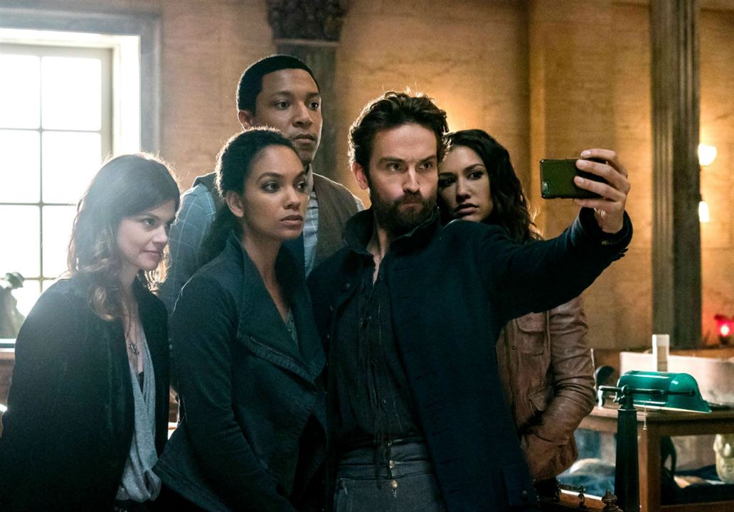 Bild Tom Mison, Janina Gavankar, Rachel Melvin, Lyndie Greenwood