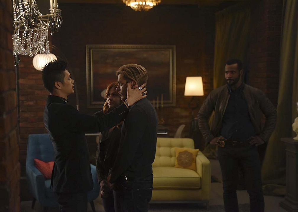 Shadowhunters : Bild Harry Shum Jr., Katherine McNamara, Dominic Sherwood, Isaiah Mustafa
