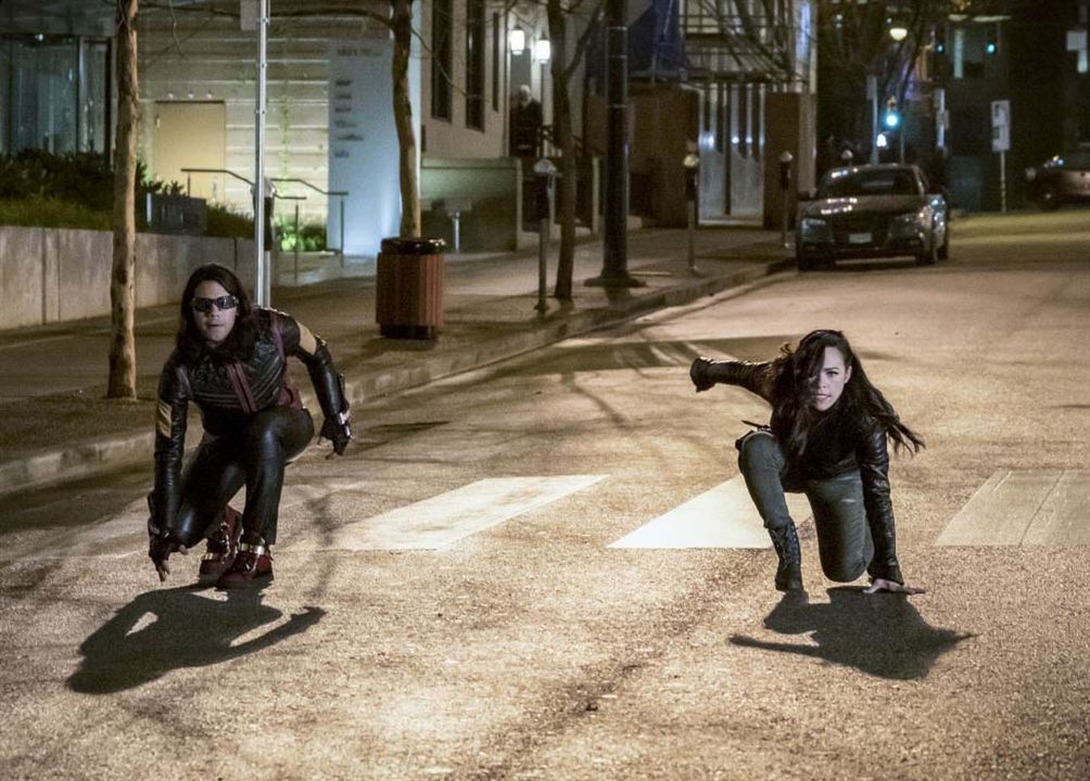 The Flash : Bild Carlos Valdes, Jessica Camacho