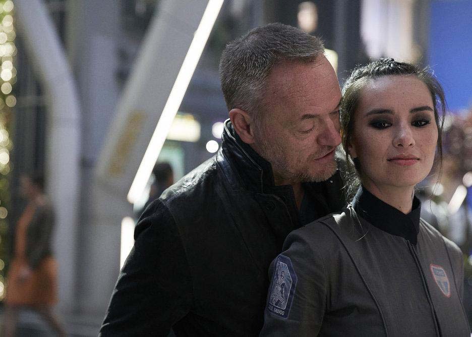 The Expanse Bild Cara Gee Jared Harris 117 Von 212 Filmstarts De