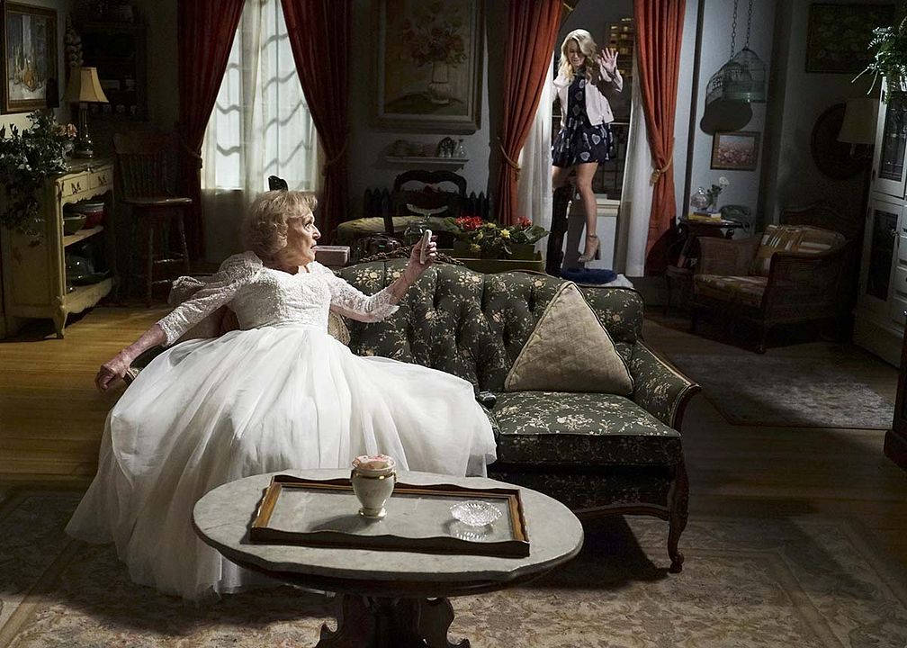 Young & Hungry : Bild Betty White, Emily Osment