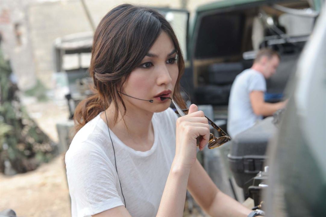 Stratton : Bild Gemma Chan