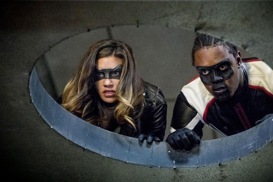Arrow : Bild Juliana Harkavy, Echo Kellum