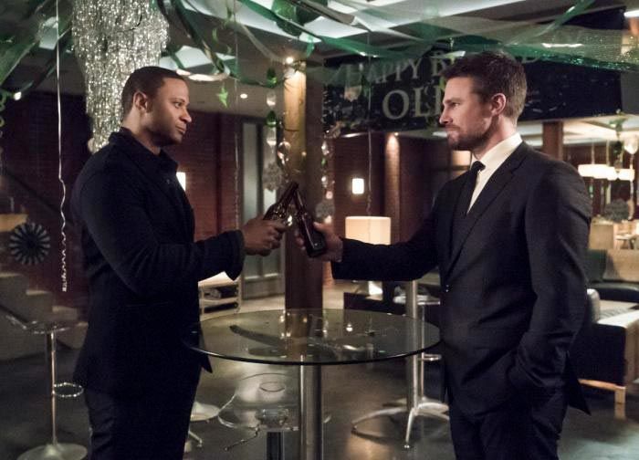 Arrow : Bild Stephen Amell, David Ramsey
