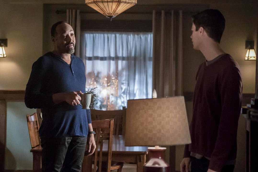 The Flash : Bild Jesse L. Martin, Grant Gustin