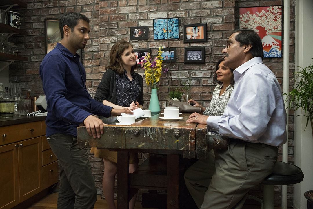Master Of None : Bild Aziz Ansari, Noël Wells, Shoukath Ansari, Fatima Ansari
